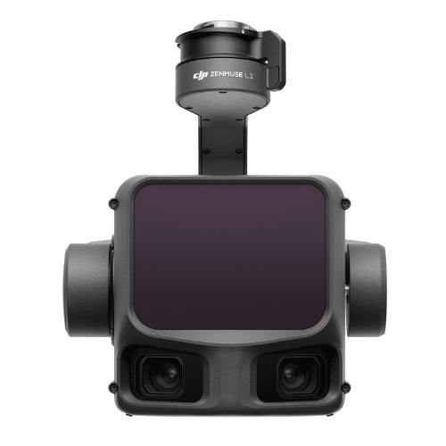 Vue avant de la caméra et du capteur DJI L2 LiDAR (Copie), comprenant un grand objectif central, deux objectifs plus petits en dessous, et une fixation de cardan sur le dessus, avec un design similaire au modèle précédent LiDAR L1.